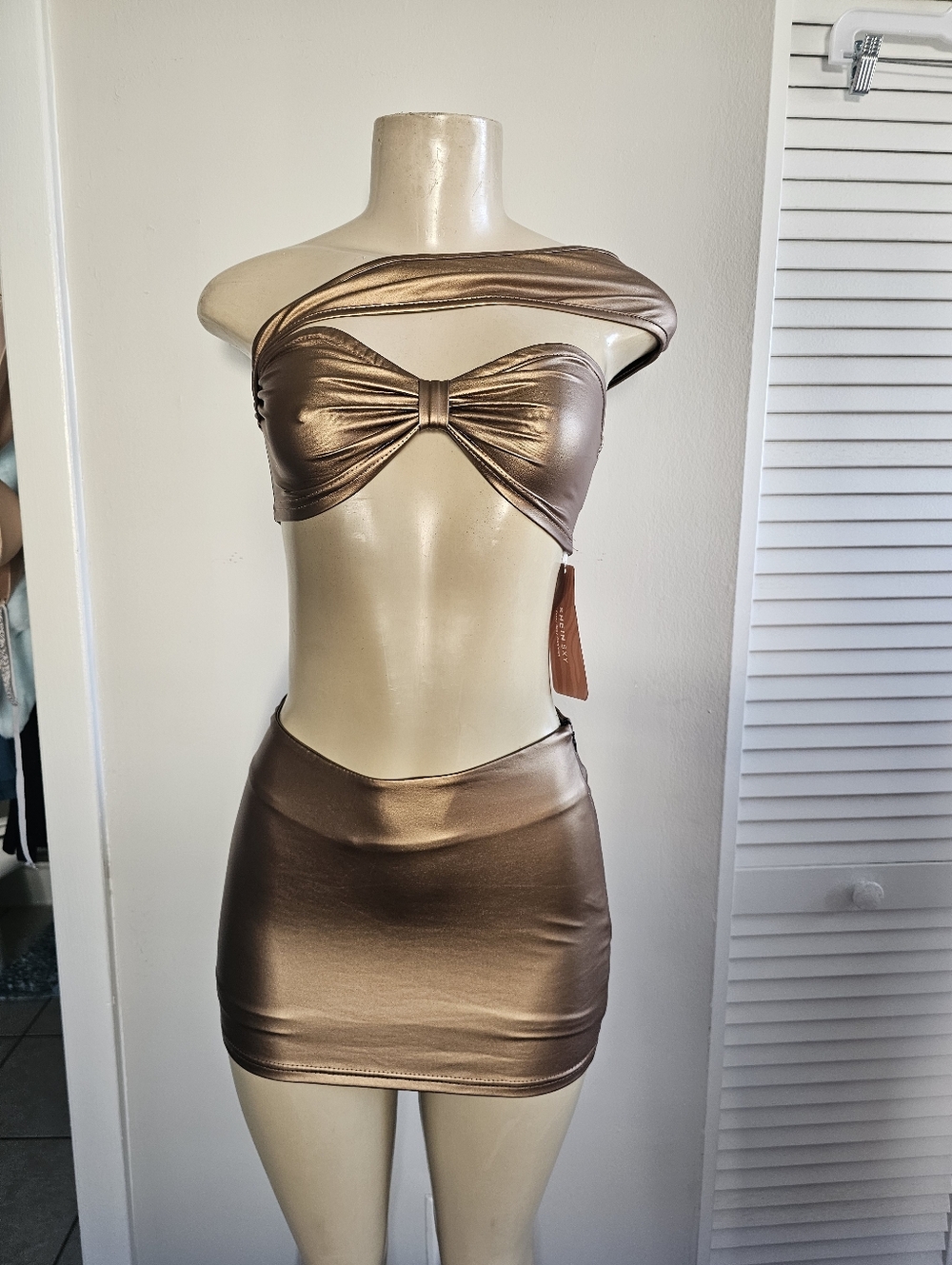 SHEIN Metallic Bronze Twist Bandeau Mini Set